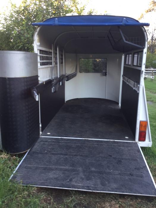 2010 Kara Kar Deluxe 3 Horse Angle Load Float Floats & Accessories