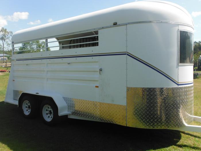 FOR SALE KARA KAR 4 HORSE ANGLE FLOAT 2005 Floats & Accessories