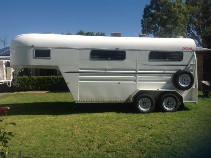 21' Kara Kar Gooseneck Floats & Accessories Horsezone