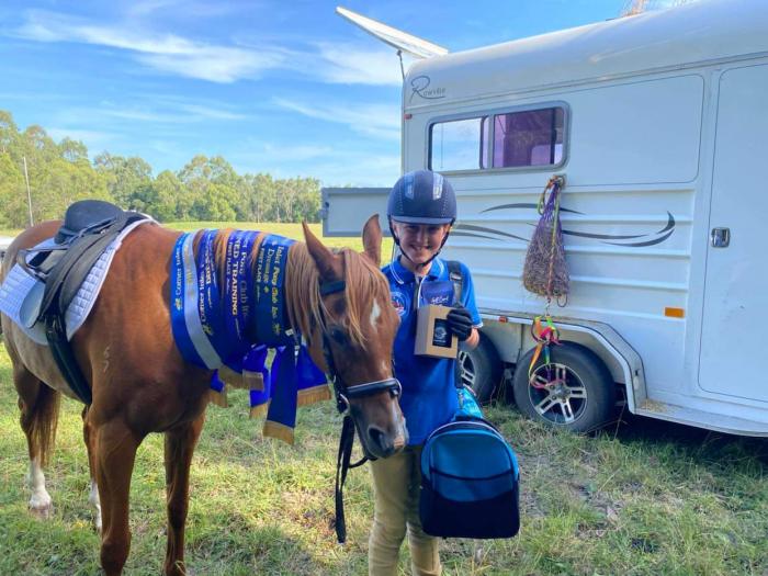 Super Showjumping Pony