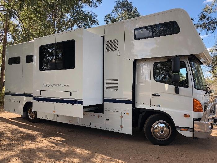 horse transport and vehicles for sale