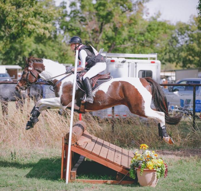 Eye-Catching Paint Eventer- Confident & Capable