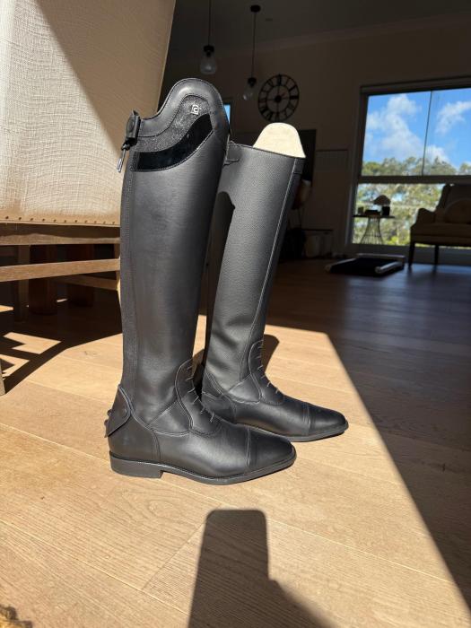 Brand new unworn tall boots
