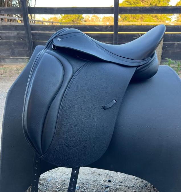 Loxely Dressage Saddle 17inch