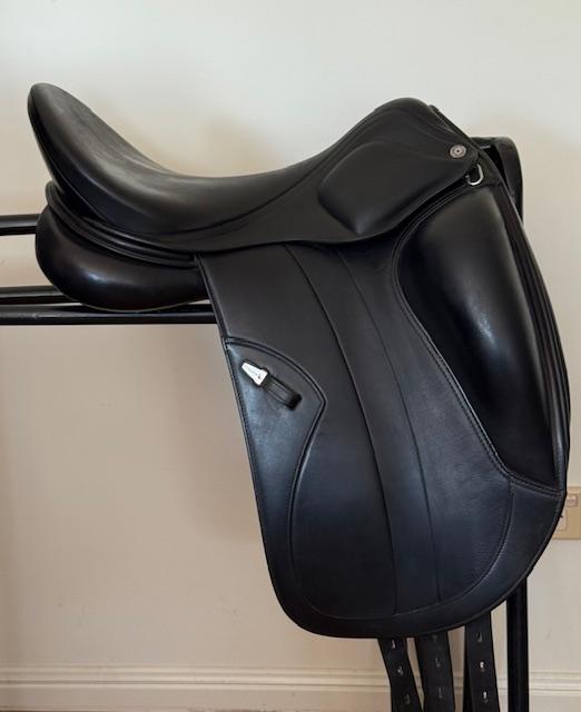 Equipe Kalifornia Dressage Saddle 16.5 inch