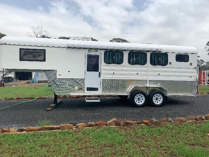 2017 3HAL Custom Gooseneck