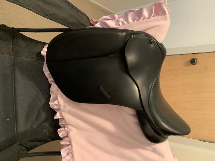 14.5” Black Bates Show Saddle 